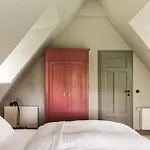 Hébergement de vacances Entzueckende Reetdachkate Am Feldrand Mit Kamin