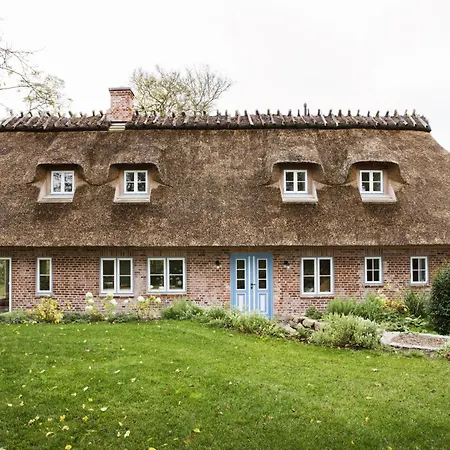 Entzueckende Reetdachkate Am Feldrand Mit Kamin *