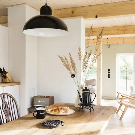 Entzueckende Reetdachkate Am Feldrand Mit Kamin Feriehus *