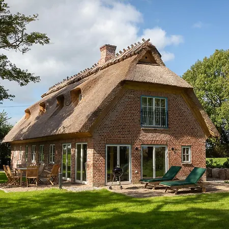Entzueckende Reetdachkate Am Feldrand Mit Kamin Feriehus Nieby (Nieby, Schleswig-Flensburg)